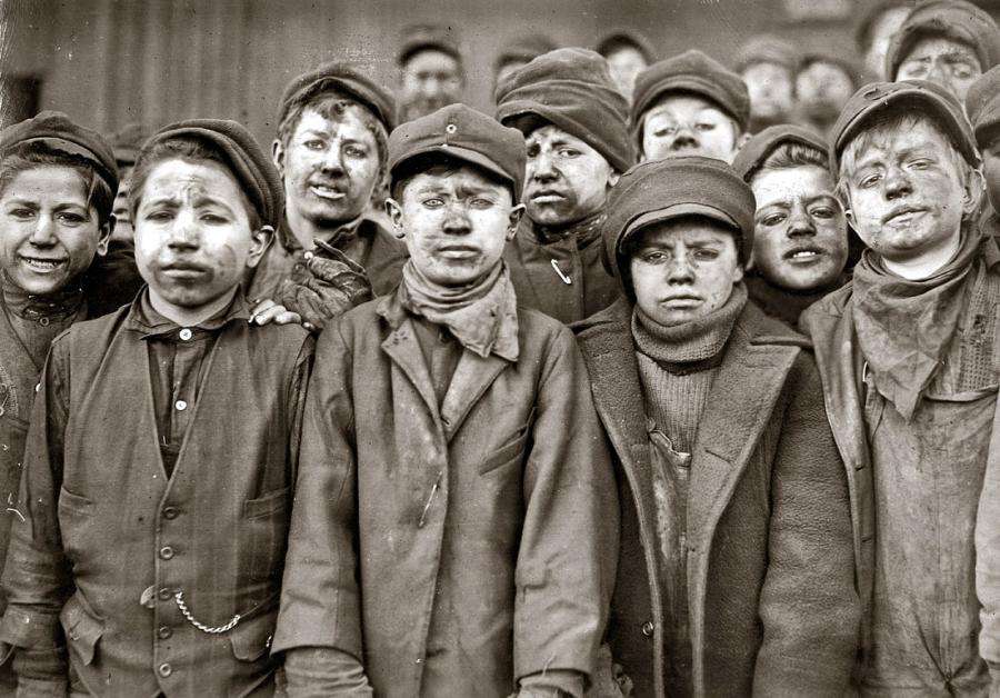 Young mine workers America 1910