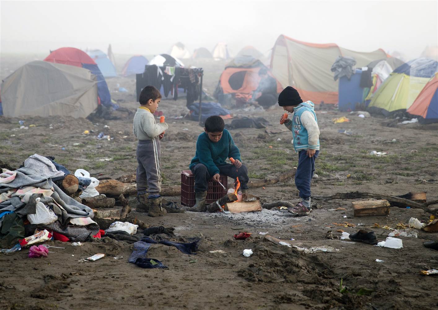 160311-world-migrants-idomeni-715a-jpg-0715_1f790e2cff82d1c4165eae203b1ef360.nbcnews-ux-2880-1000 - Copia