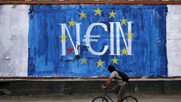 30prima-grecia-no-referendum-europa-banche-murales-graffiti-7-704x400