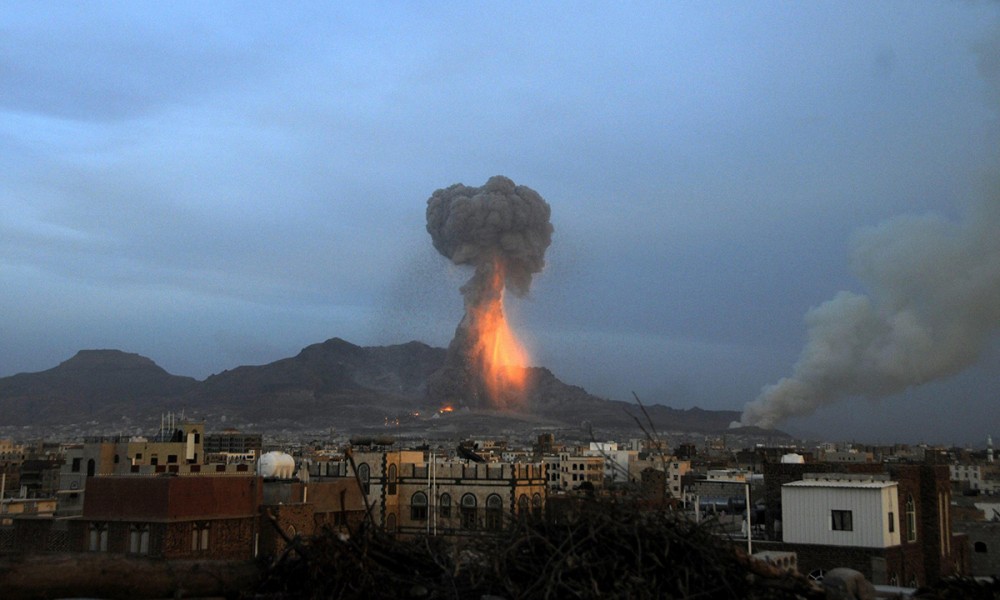 Bombe della coalizione saudita su Sanaa