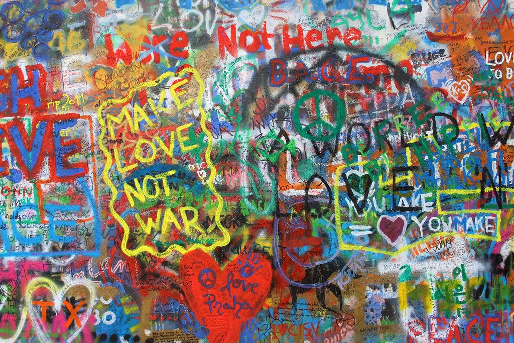 make-love-not-war-murales